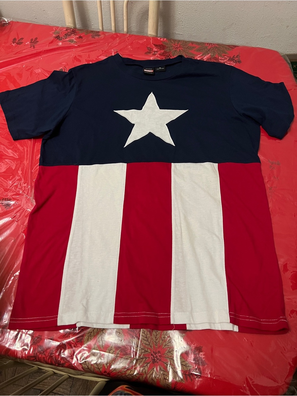 Mad Engine Marvel’s Captain America Costume T-Shirt Size XL Red White Blue